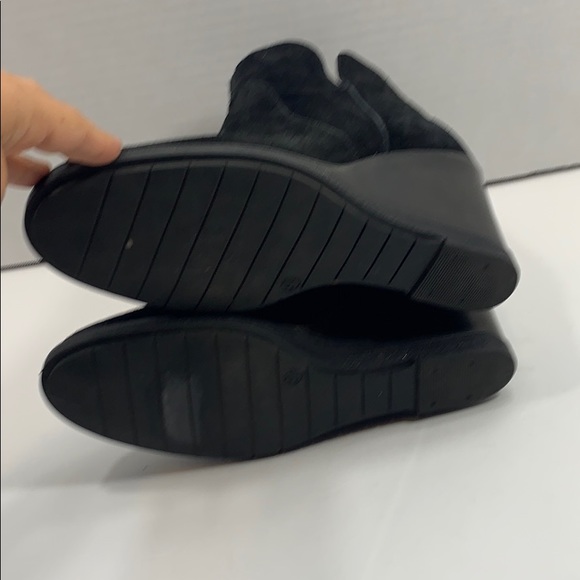 Kenneth Cole Reaction suede wedge boots - Picture 6 of 11